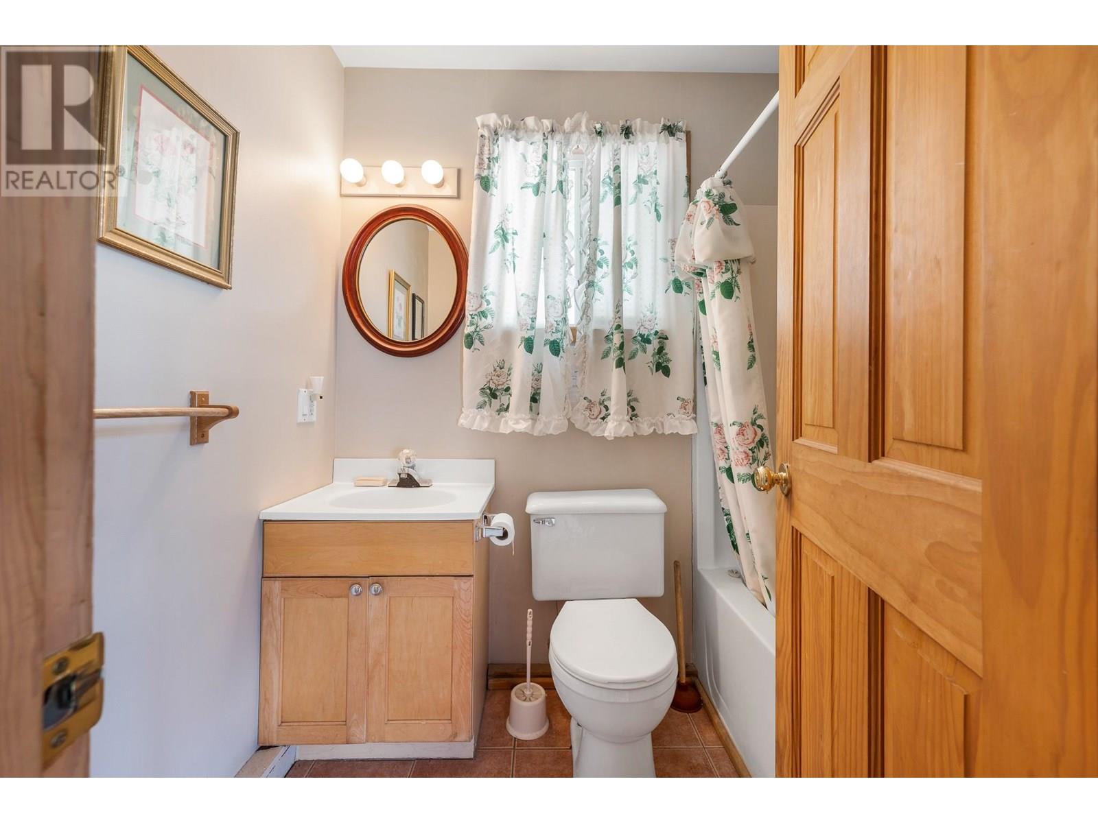 5846 Sunnybrae-Canoe Point Road, Tappen, British Columbia  V0E 2X1 - Photo 62 - 10351285