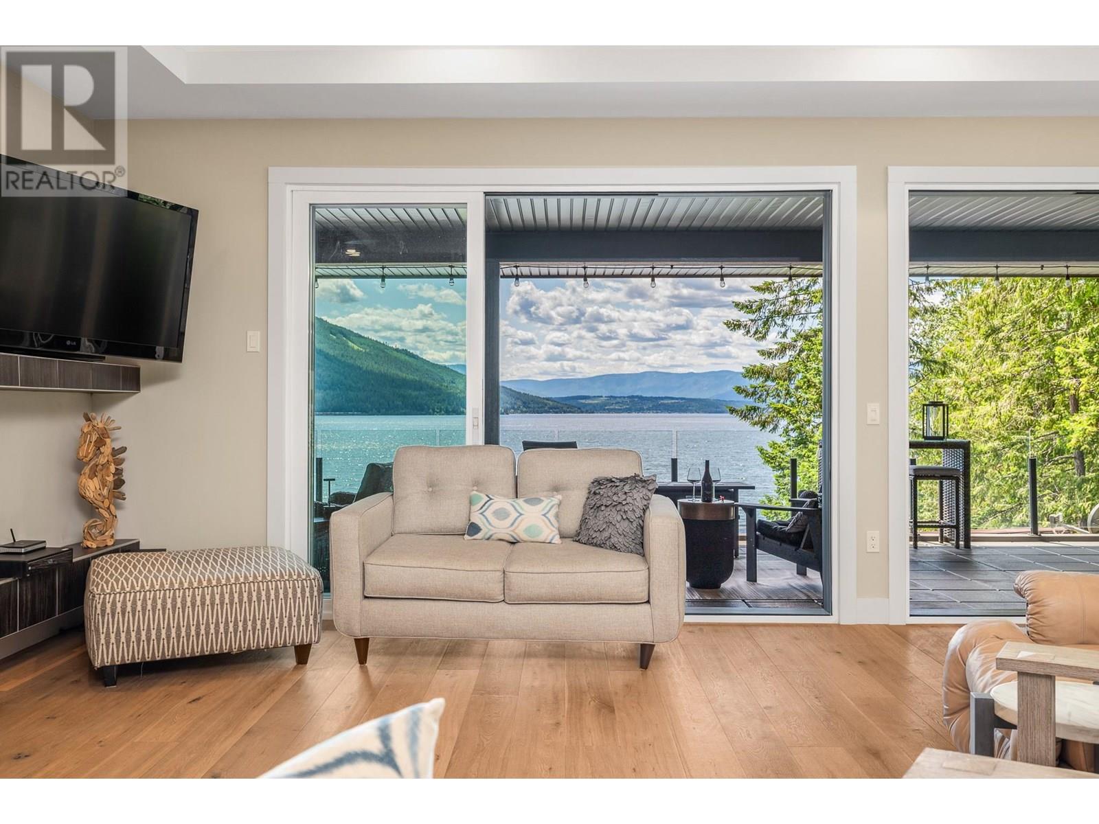 5846 Sunnybrae-Canoe Point Road, Tappen, British Columbia  V0E 2X1 - Photo 24 - 10351285