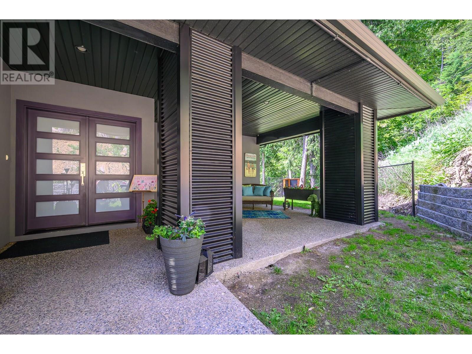 5846 Sunnybrae-Canoe Point Road, Tappen, British Columbia  V0E 2X1 - Photo 5 - 10351285