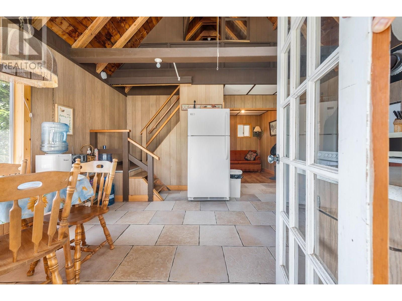 5846 Sunnybrae-Canoe Point Road, Tappen, British Columbia  V0E 2X1 - Photo 57 - 10351285