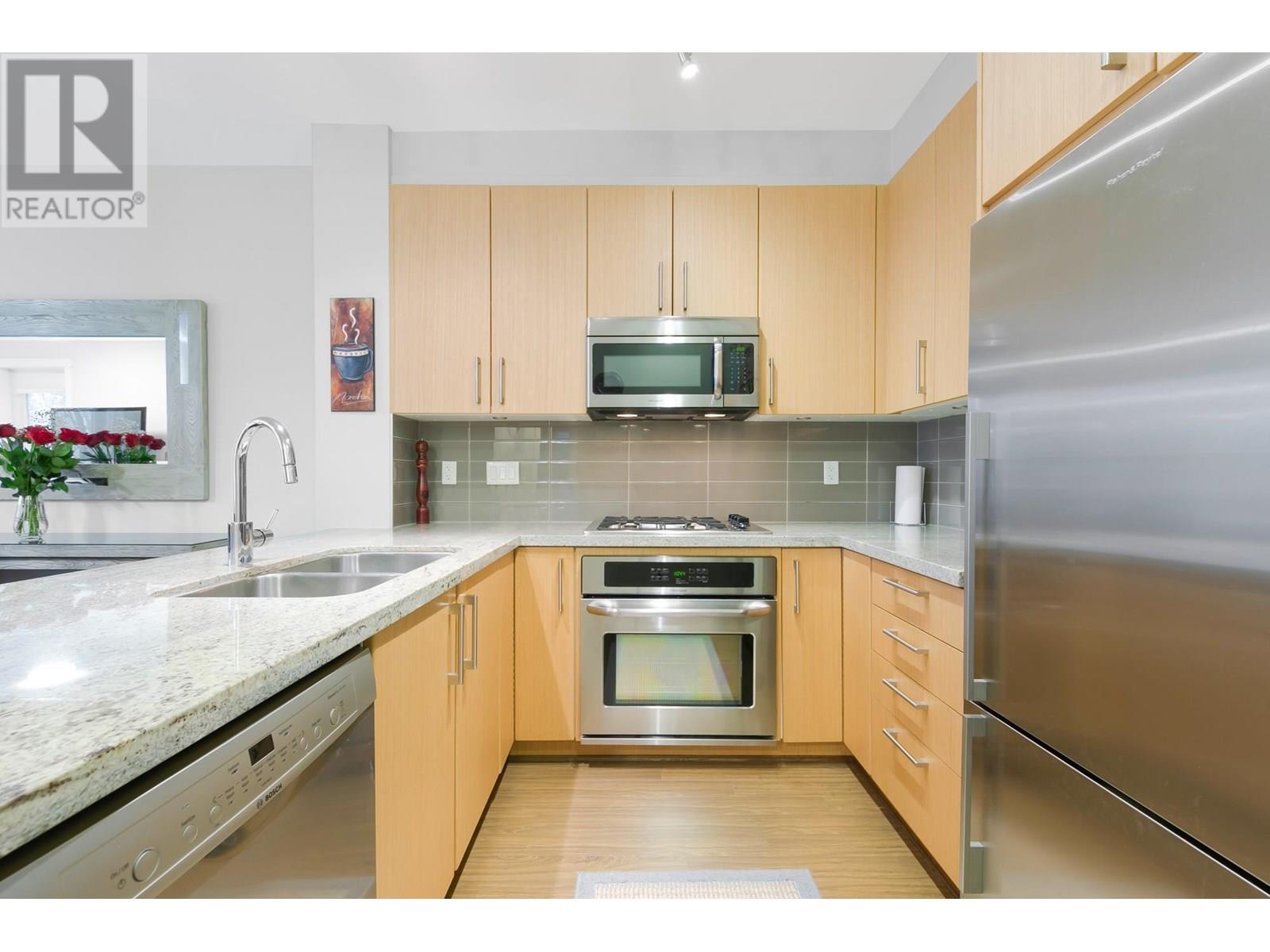 307 159 W 22nd Street, North Vancouver, British Columbia  V7M 0B6 - Photo 4 - R3013613
