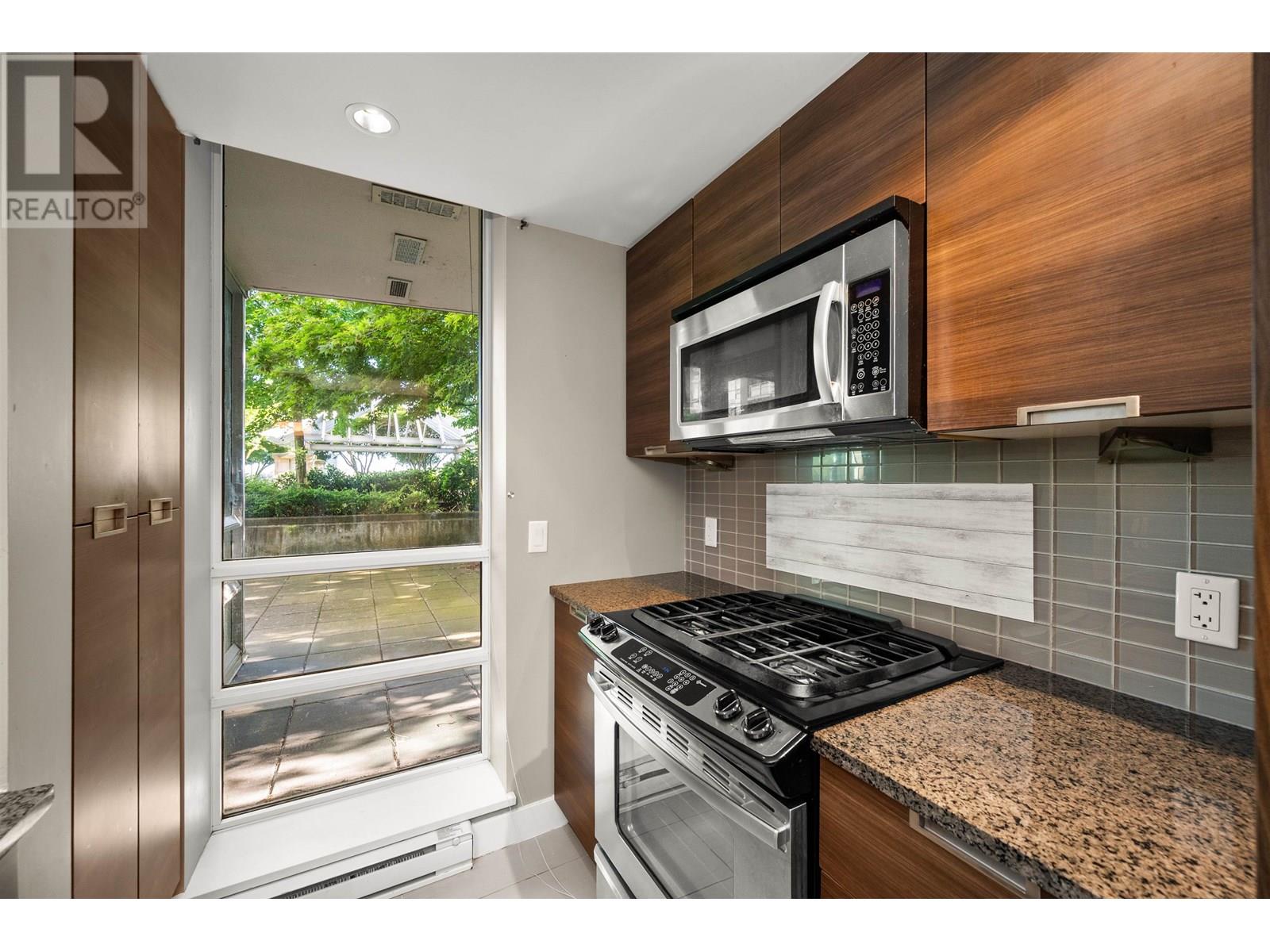 501 2968 Glen Drive, Coquitlam, British Columbia  V3B 0C4 - Photo 5 - R3013656