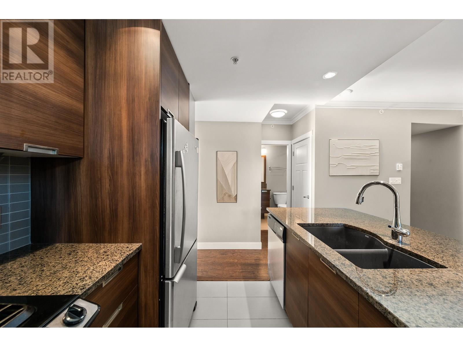 501 2968 Glen Drive, Coquitlam, British Columbia  V3B 0C4 - Photo 6 - R3013656