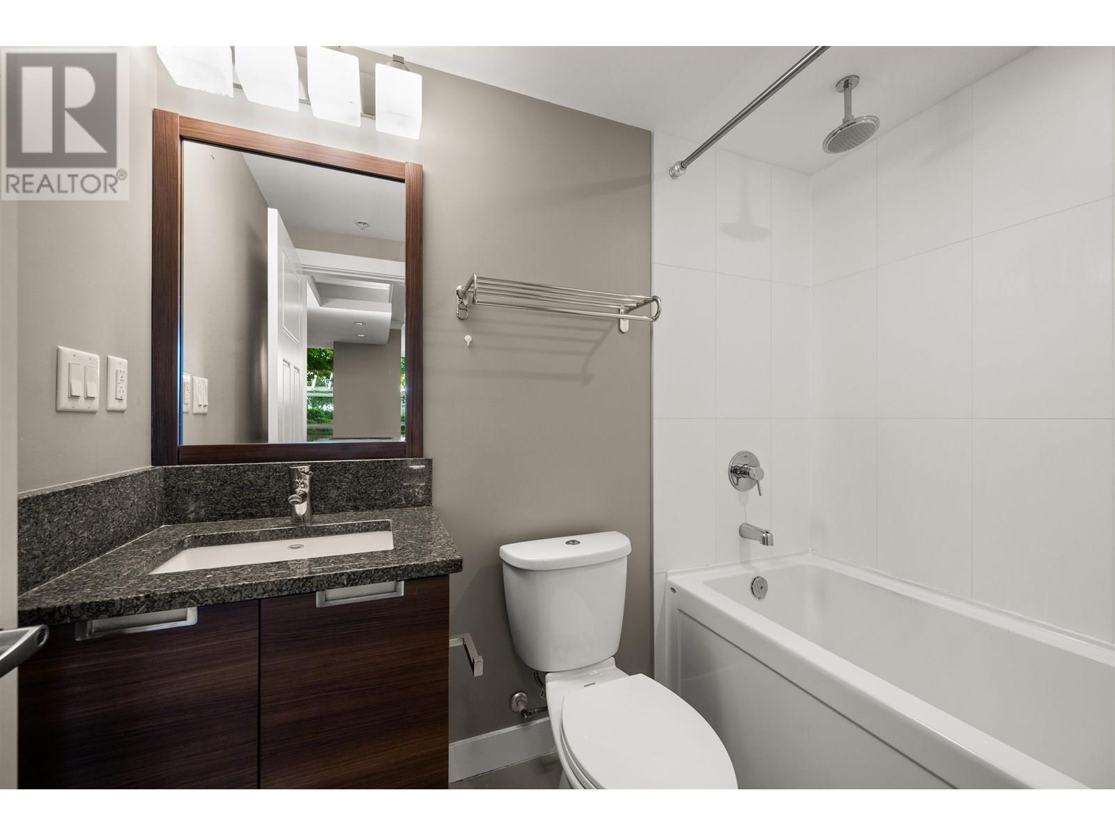 501 2968 Glen Drive, Coquitlam, British Columbia  V3B 0C4 - Photo 8 - R3013656