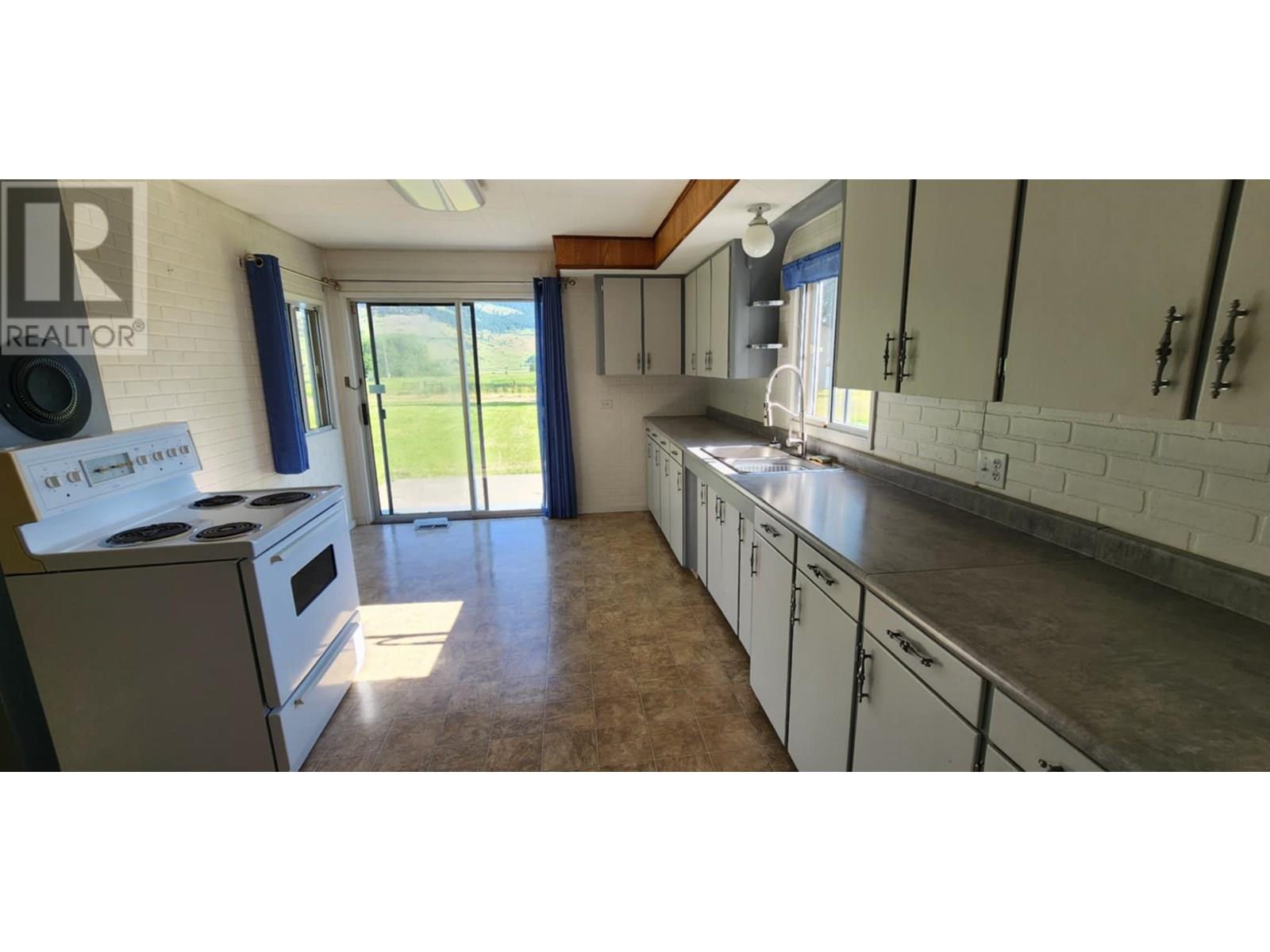 177 Creighton Valley Road, Lumby, British Columbia  V0E 2G1 - Photo 5 - 10351584