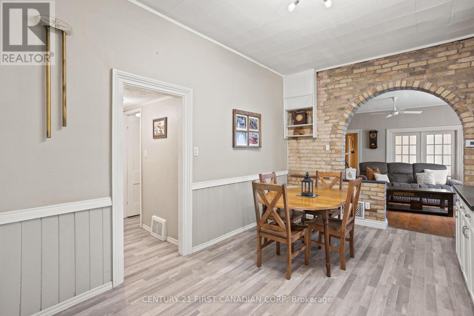 77 Main Street S, South Huron (Exeter), Ontario  N0M 1S3 - Photo 12 - X12210255