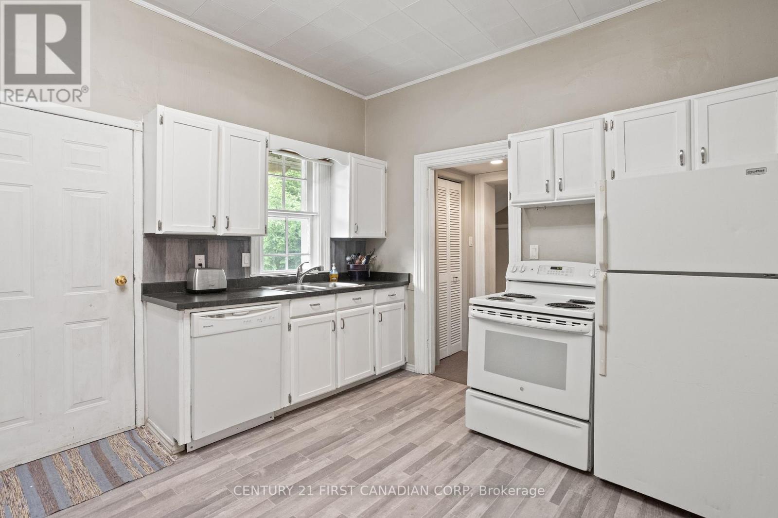 77 Main Street S, South Huron (Exeter), Ontario  N0M 1S3 - Photo 13 - X12210255