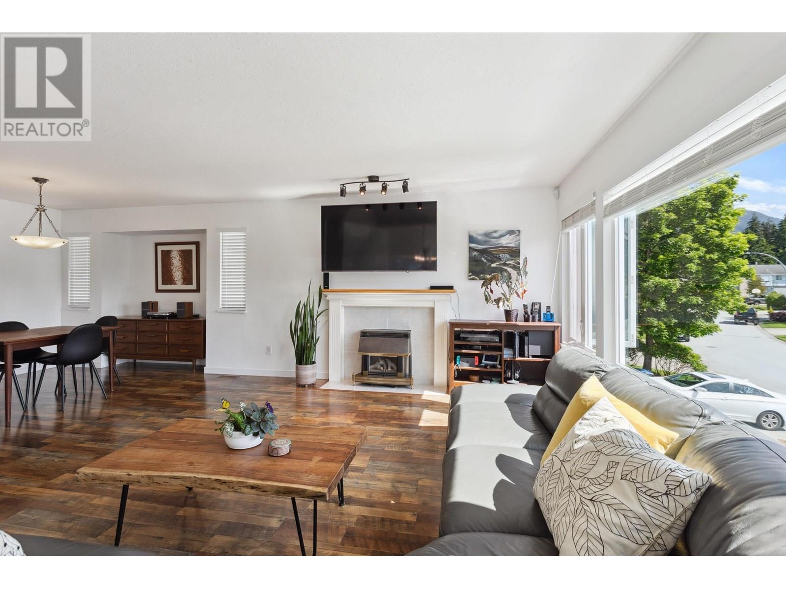 3843 Toronto Street, Port Coquitlam, British Columbia  V3B 7J6 - Photo 4 - R3013379