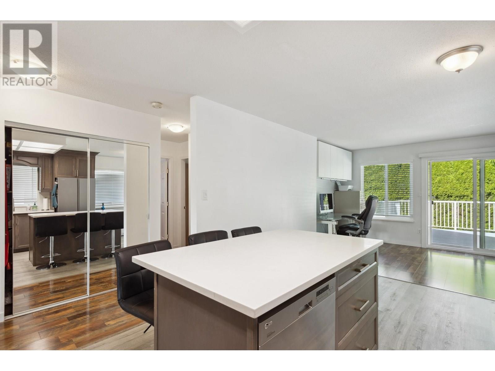 3843 Toronto Street, Port Coquitlam, British Columbia  V3B 7J6 - Photo 6 - R3013379