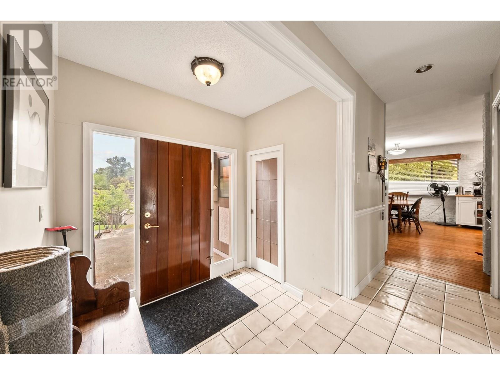 5734 Greenland Drive, Tsawwassen, British Columbia  V4L 2J5 - Photo 2 - R3013643