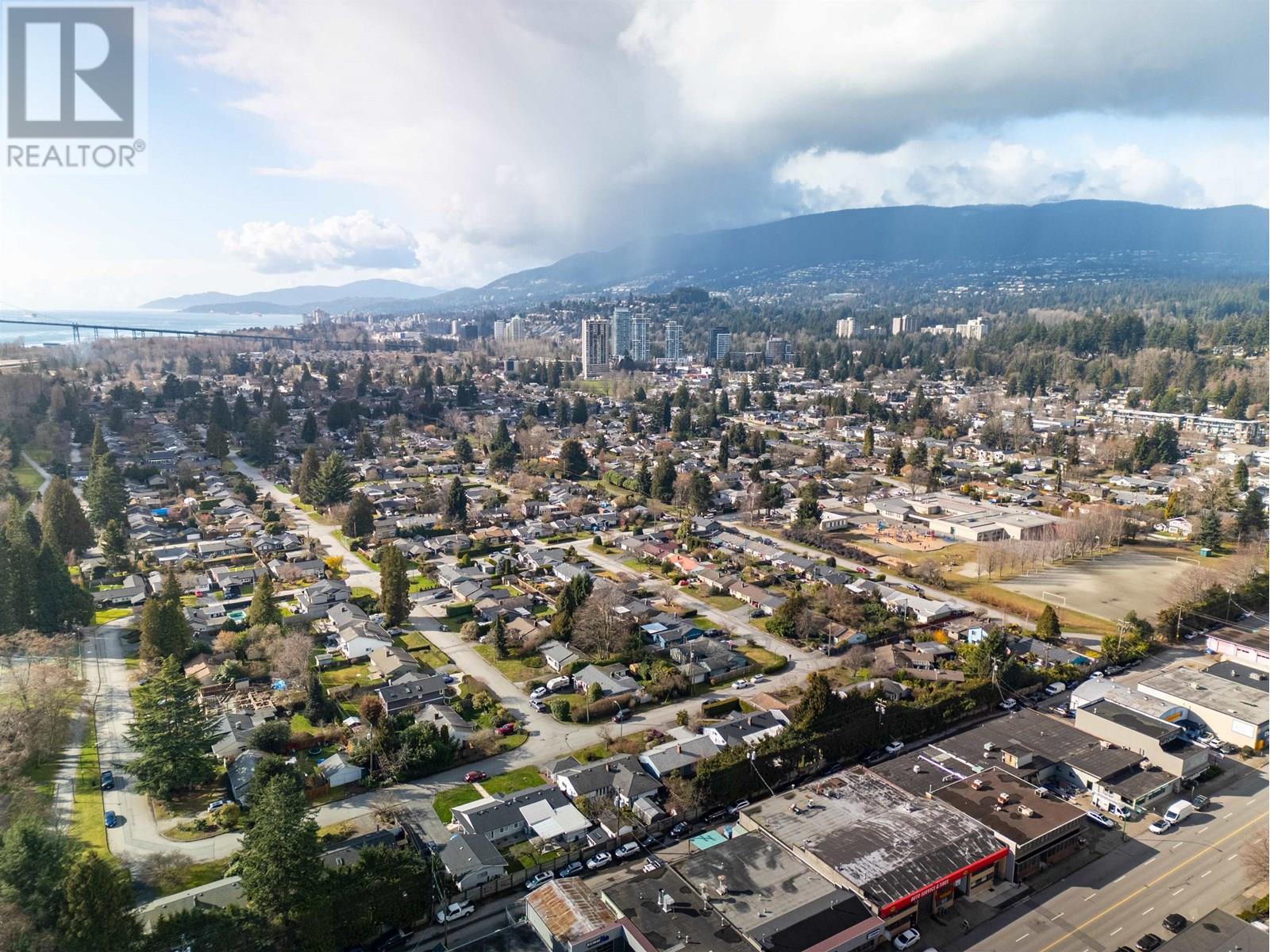 1202 Pinewood Crescent, North Vancouver, British Columbia  V7P 1E9 - Photo 10 - R3013646