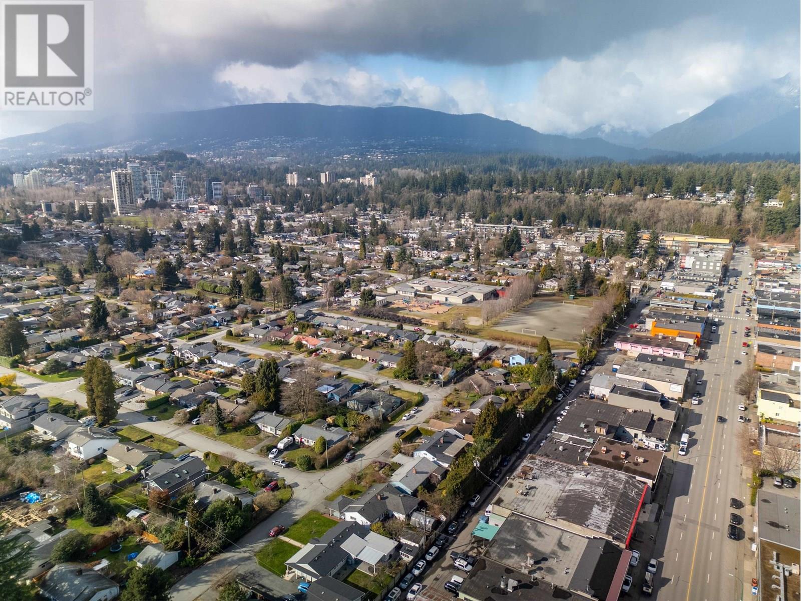 1202 Pinewood Crescent, North Vancouver, British Columbia  V7P 1E9 - Photo 11 - R3013646