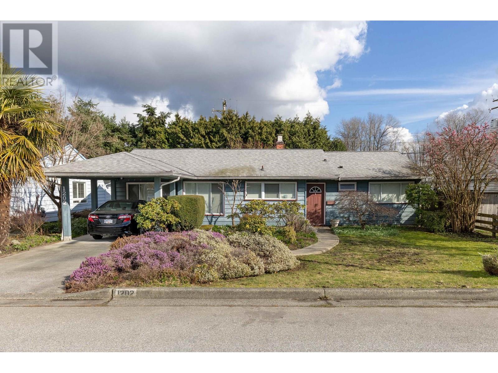 1202 Pinewood Crescent, North Vancouver, British Columbia  V7P 1E9 - Photo 9 - R3013646