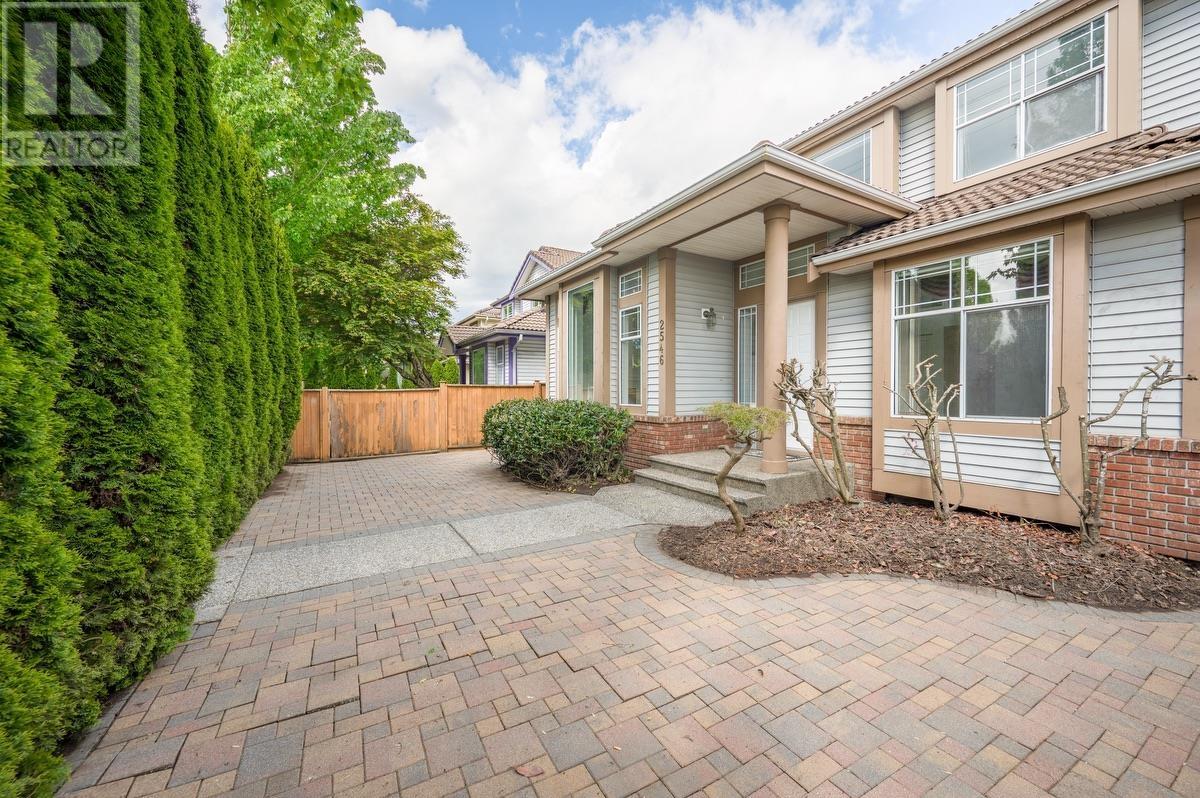 2546 Coast Meridian Road, Port Coquitlam, British Columbia  V3B 3M8 - Photo 2 - R3013659
