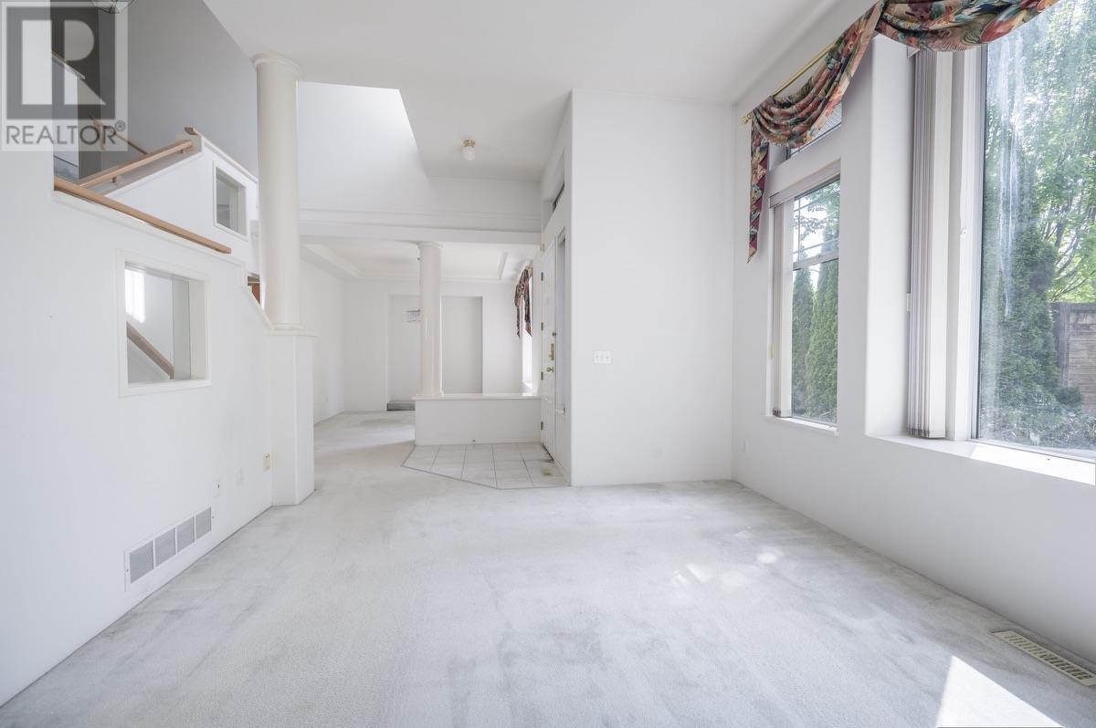 2546 Coast Meridian Road, Port Coquitlam, British Columbia  V3B 3M8 - Photo 4 - R3013659