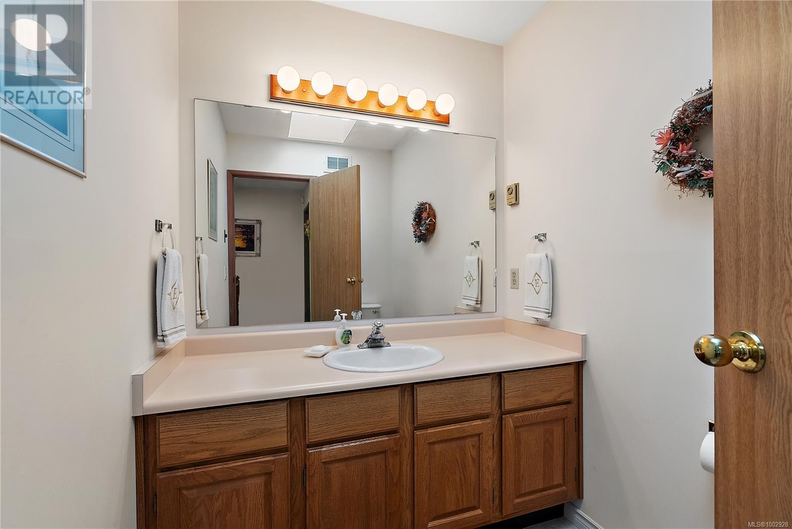 8001 Arthur Dr, Central Saanich, British Columbia  V8M 1V4 - Photo 19 - 1002928