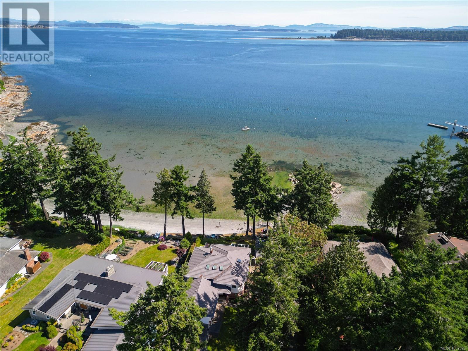 8001 Arthur Dr, Central Saanich, British Columbia  V8M 1V4 - Photo 2 - 1002928