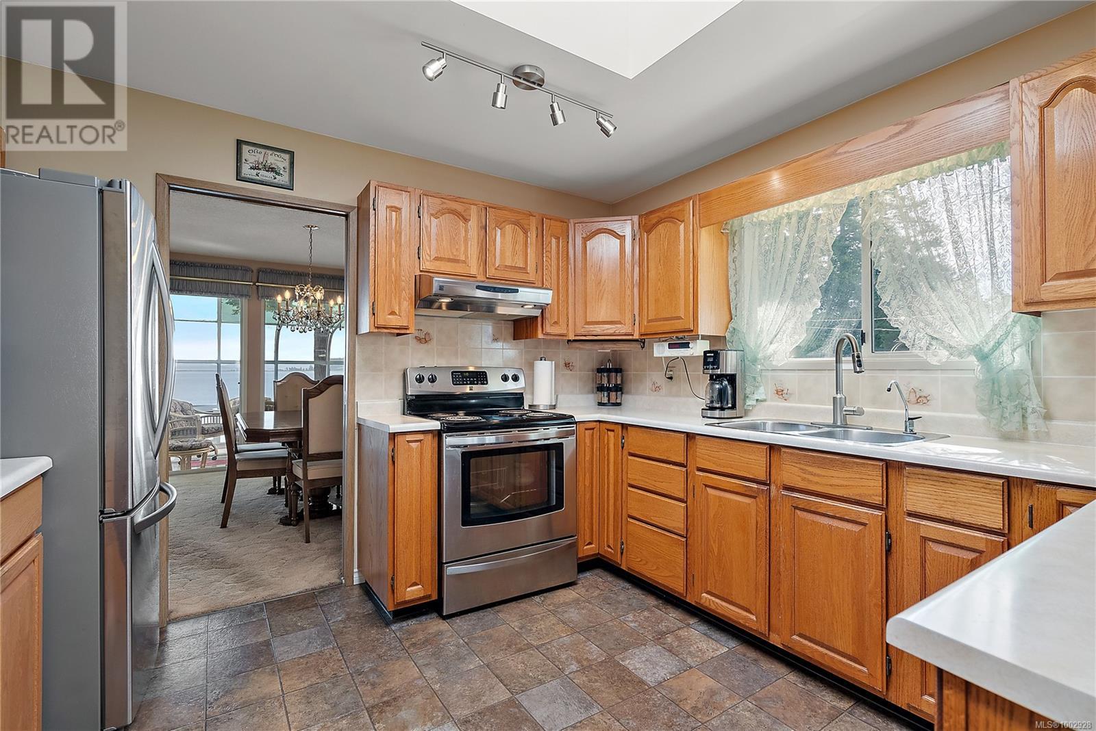 8001 Arthur Dr, Central Saanich, British Columbia  V8M 1V4 - Photo 7 - 1002928