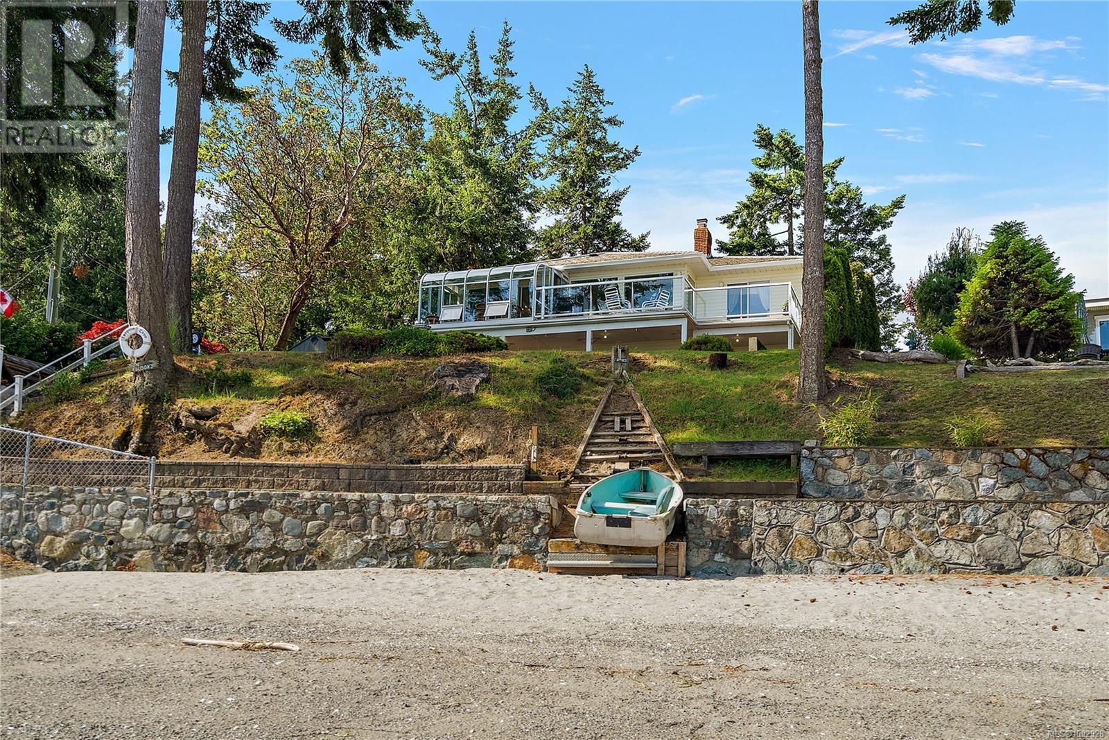8001 Arthur Dr, Central Saanich, British Columbia  V8M 1V4 - Photo 34 - 1002928