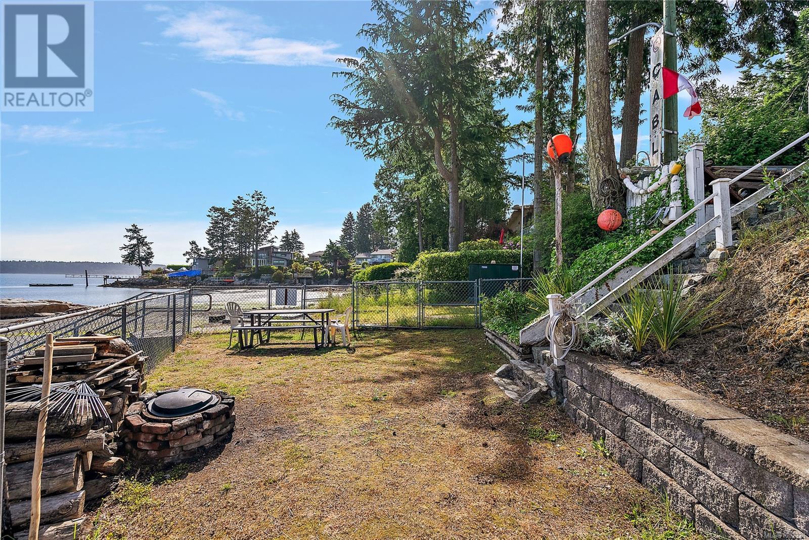 8001 Arthur Dr, Central Saanich, British Columbia  V8M 1V4 - Photo 39 - 1002928