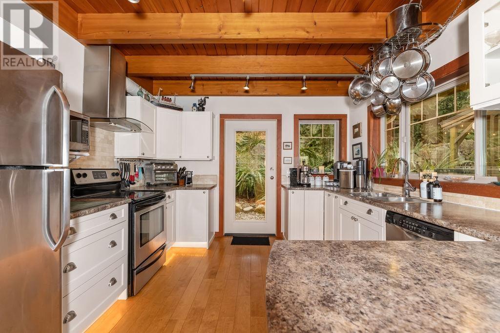 484 Shawanabe Road, Gambier Island, British Columbia  V0N 1V0 - Photo 9 - R2969234