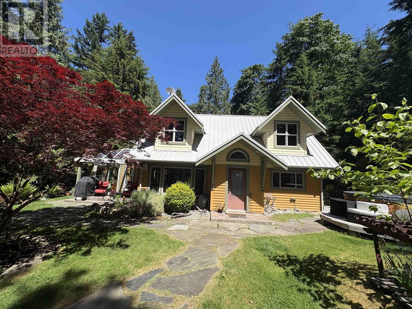 484 Shawanabe Road, Gambier Island, British Columbia  V0N 1V0 - Photo 1 - R2969234