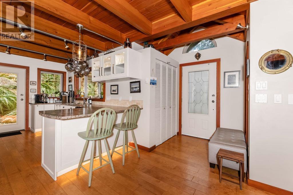 484 Shawanabe Road, Gambier Island, British Columbia  V0N 1V0 - Photo 8 - R2969234