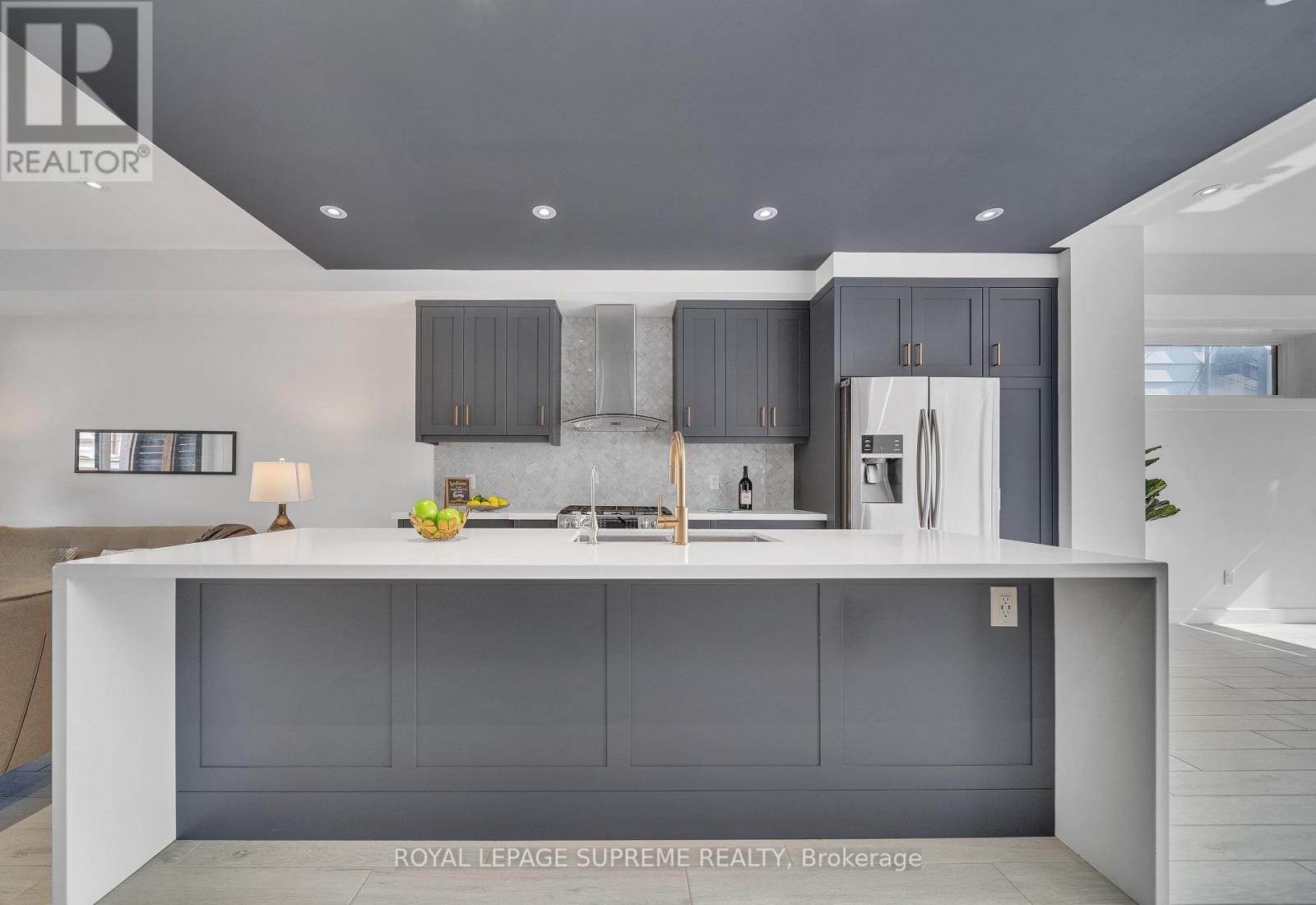 291 Gilbert Avenue, Toronto, Ontario  M6E 4W8 - Photo 12 - W12206535