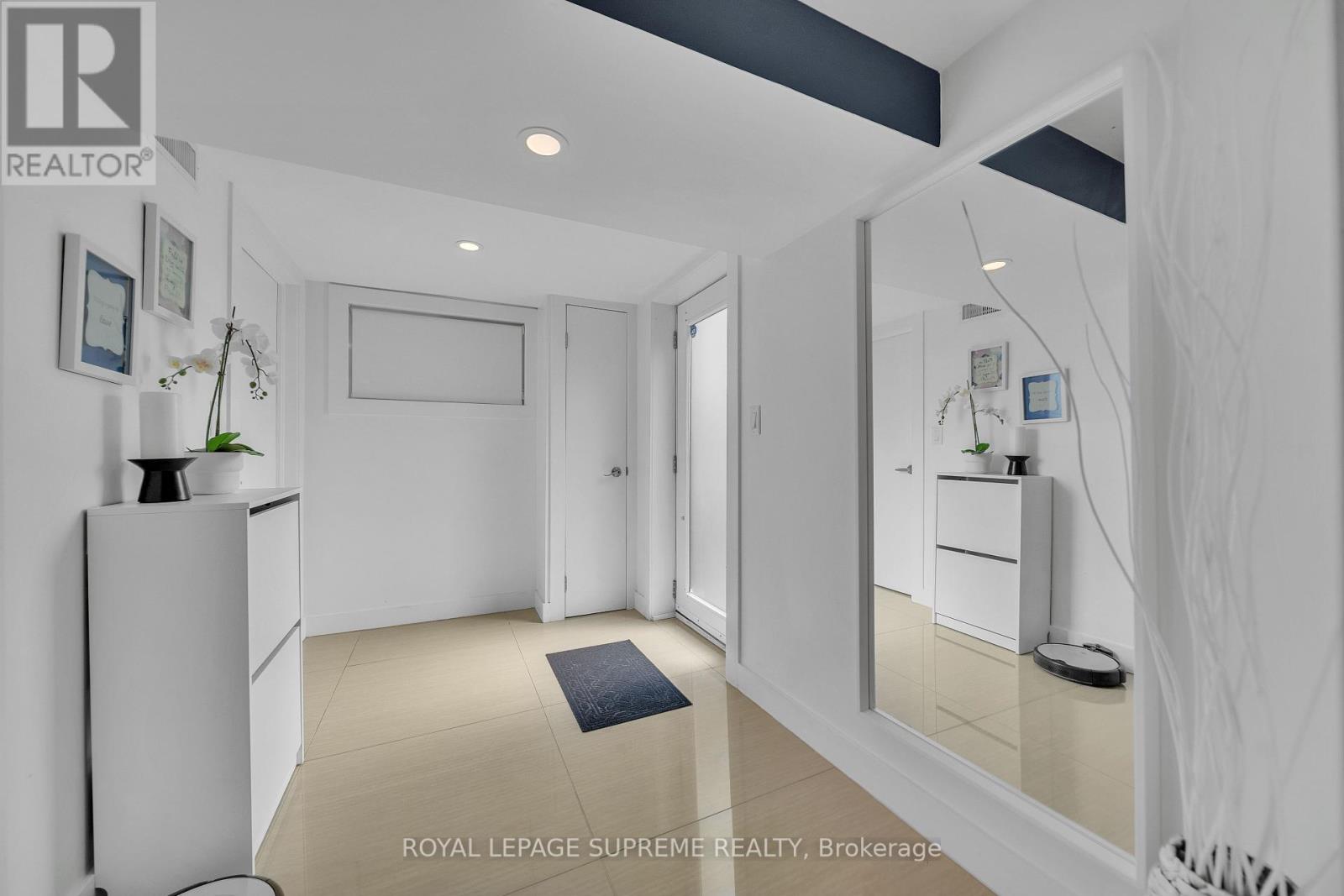 291 Gilbert Avenue, Toronto, Ontario  M6E 4W8 - Photo 35 - W12206535