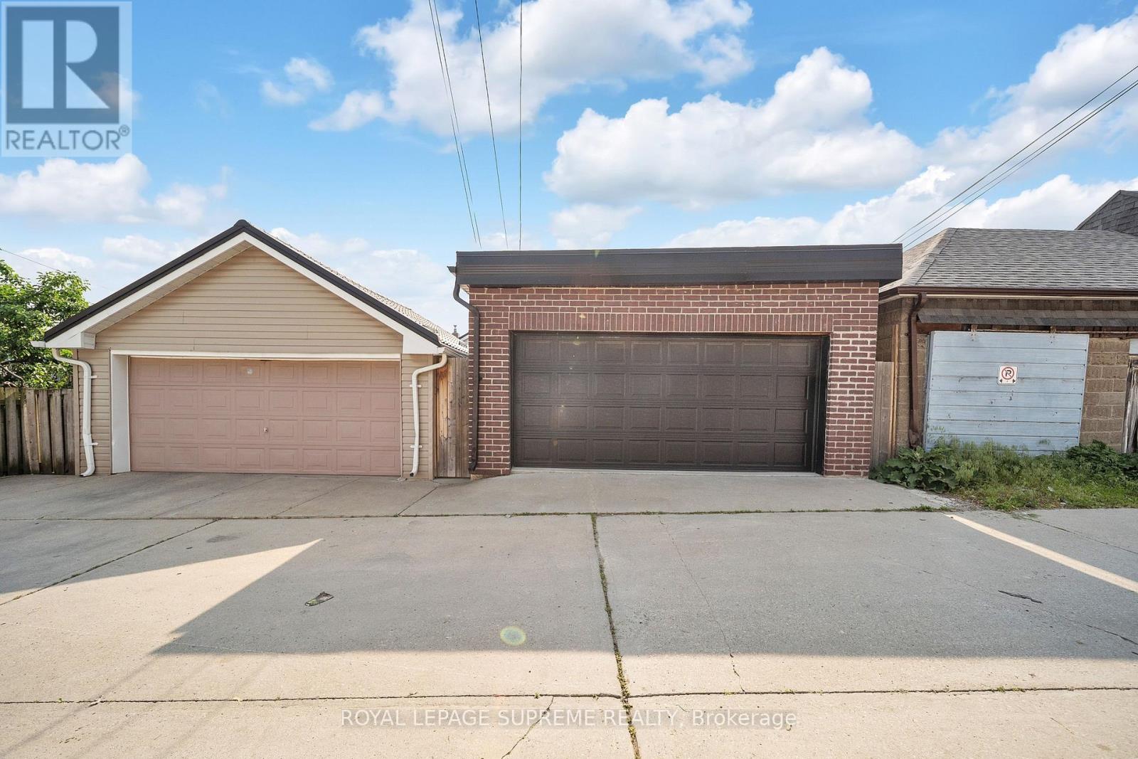 291 Gilbert Avenue, Toronto, Ontario  M6E 4W8 - Photo 49 - W12206535