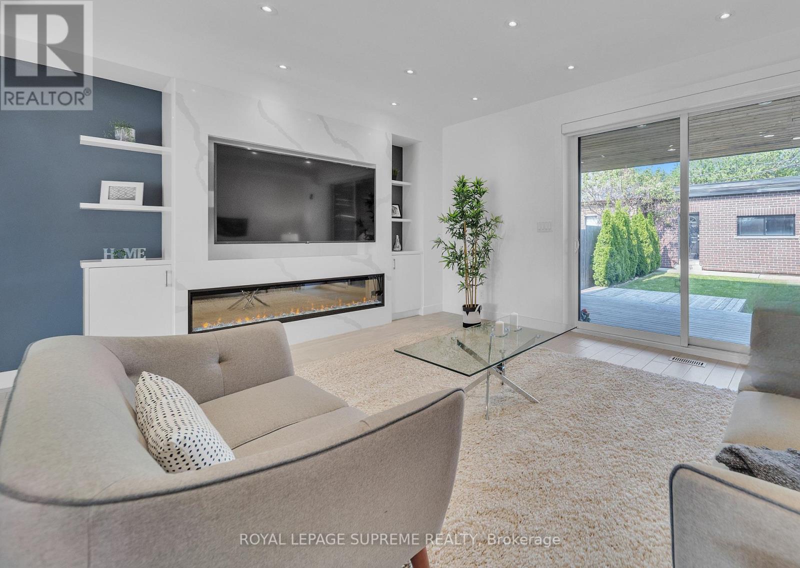 291 Gilbert Avenue, Toronto, Ontario  M6E 4W8 - Photo 17 - W12206535