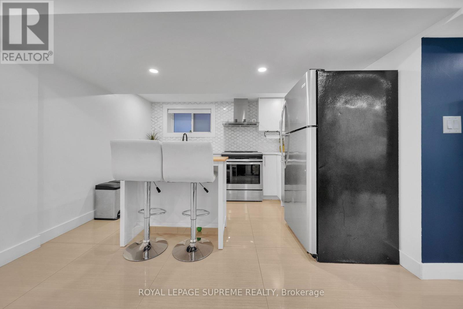 291 Gilbert Avenue, Toronto, Ontario  M6E 4W8 - Photo 41 - W12206535