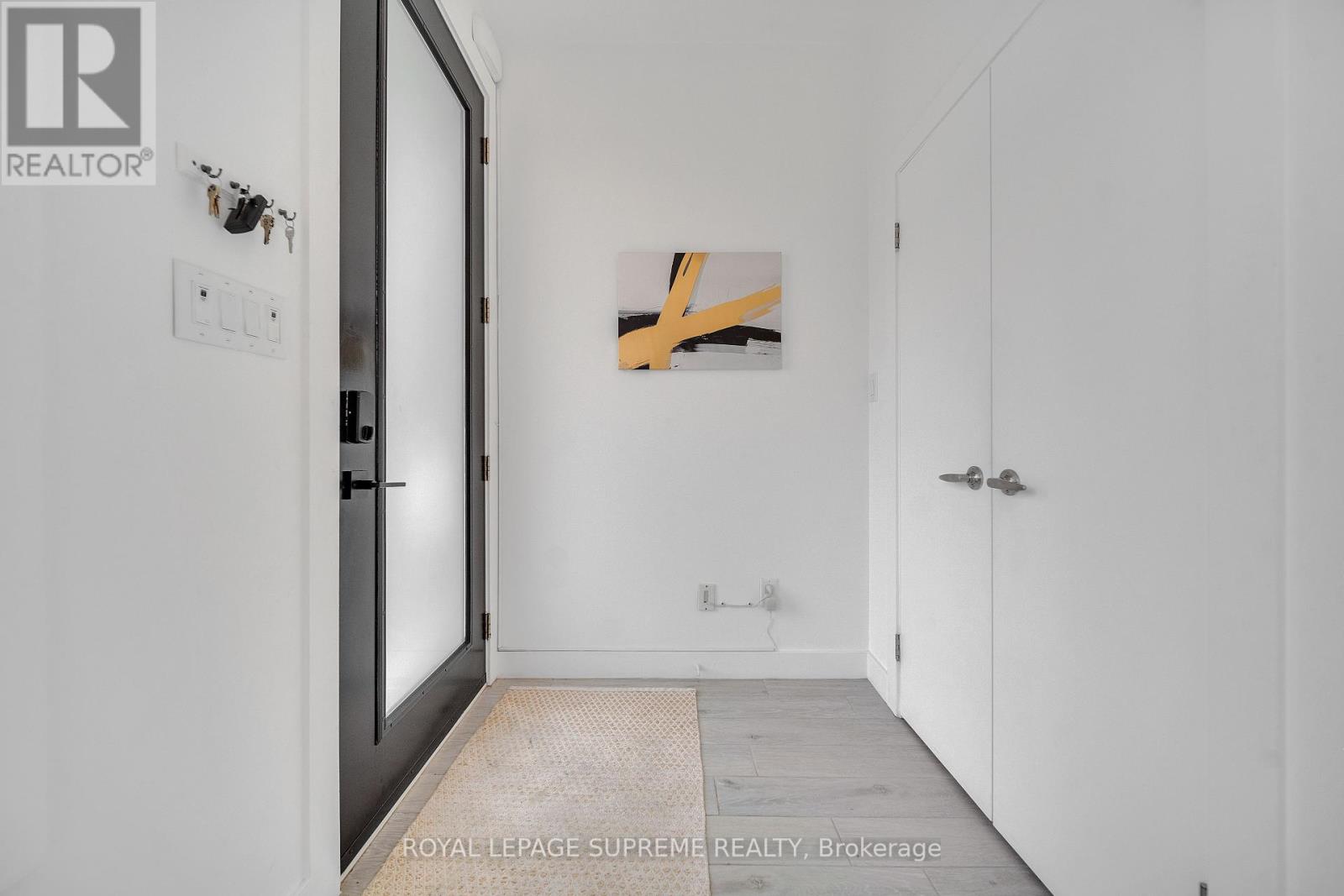 291 Gilbert Avenue, Toronto, Ontario  M6E 4W8 - Photo 6 - W12206535