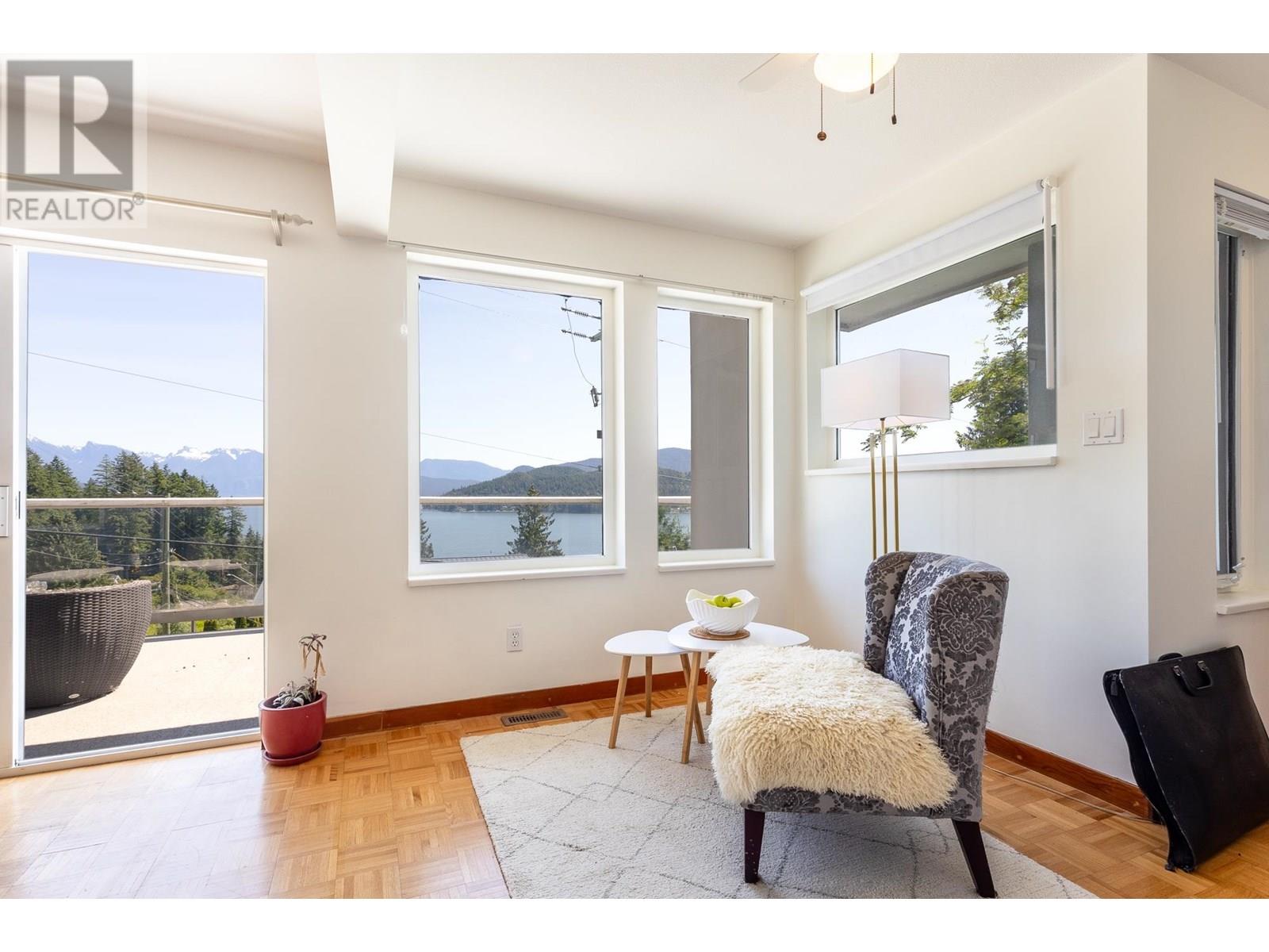 511 Central Avenue, Gibsons, British Columbia  V0N 1V1 - Photo 8 - R3012638