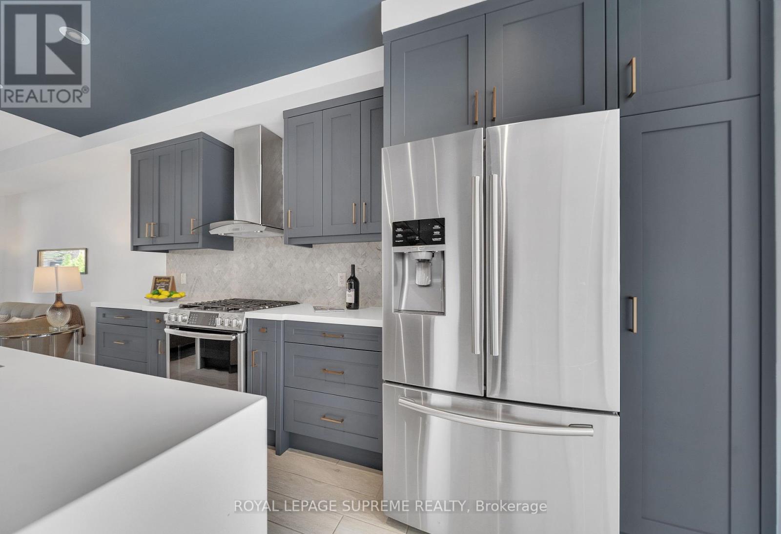 291 Gilbert Avenue, Toronto, Ontario  M6E 4W8 - Photo 14 - W12206535