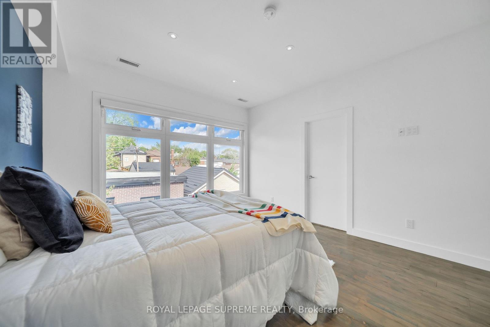 291 Gilbert Avenue, Toronto, Ontario  M6E 4W8 - Photo 32 - W12206535