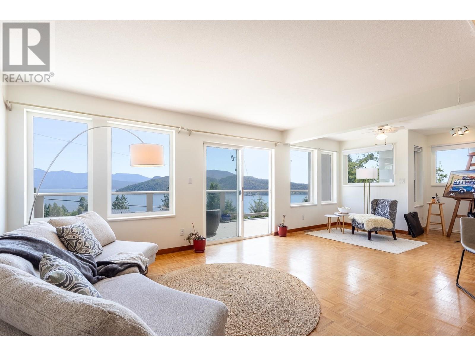 511 Central Avenue, Gibsons, British Columbia  V0N 1V1 - Photo 4 - R3012638