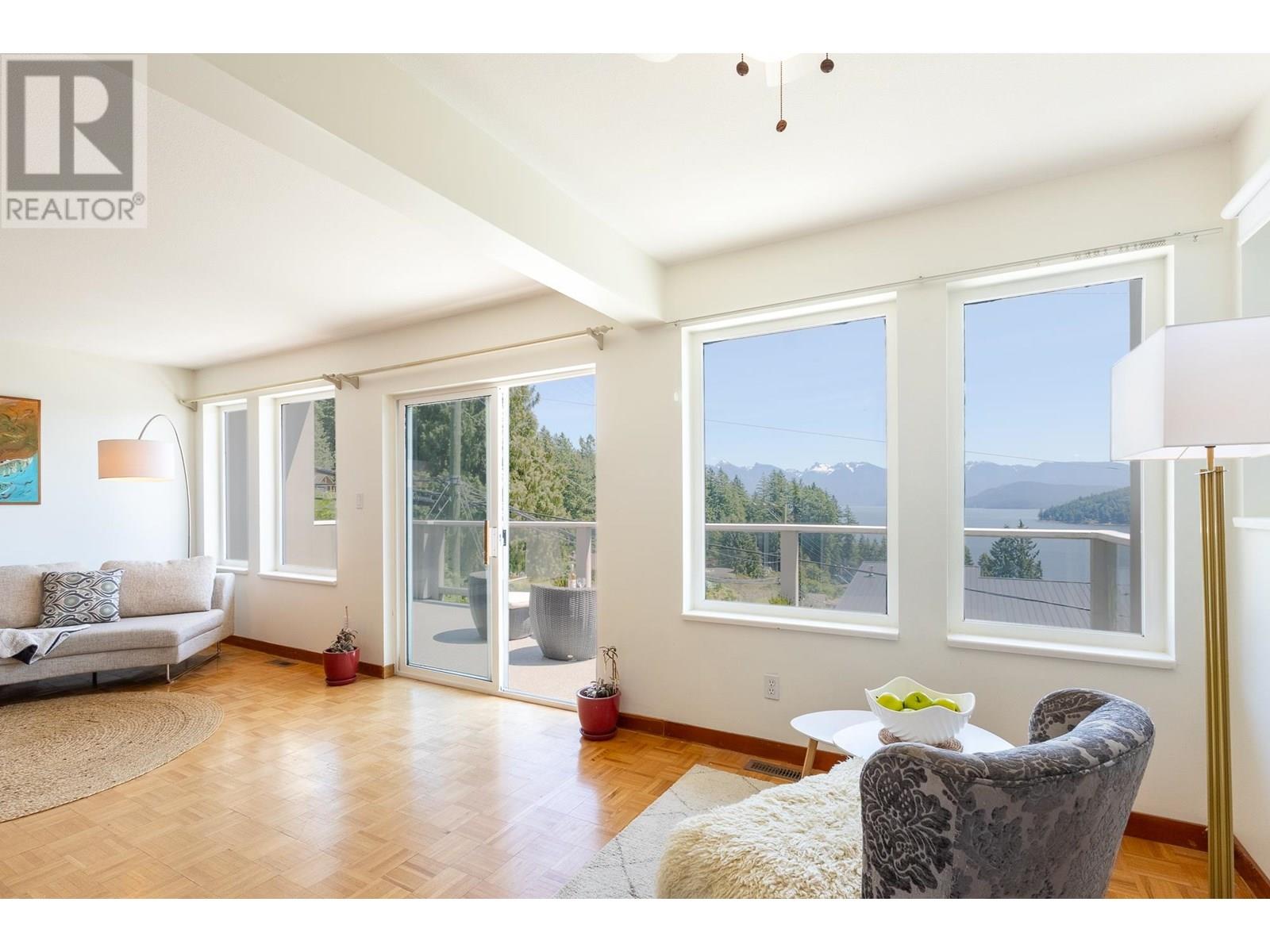 511 Central Avenue, Gibsons, British Columbia  V0N 1V1 - Photo 6 - R3012638