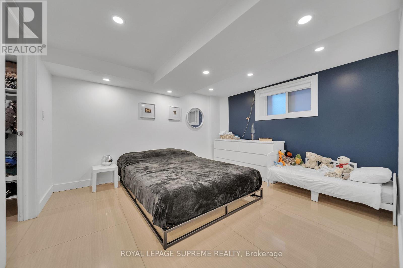 291 Gilbert Avenue, Toronto, Ontario  M6E 4W8 - Photo 38 - W12206535
