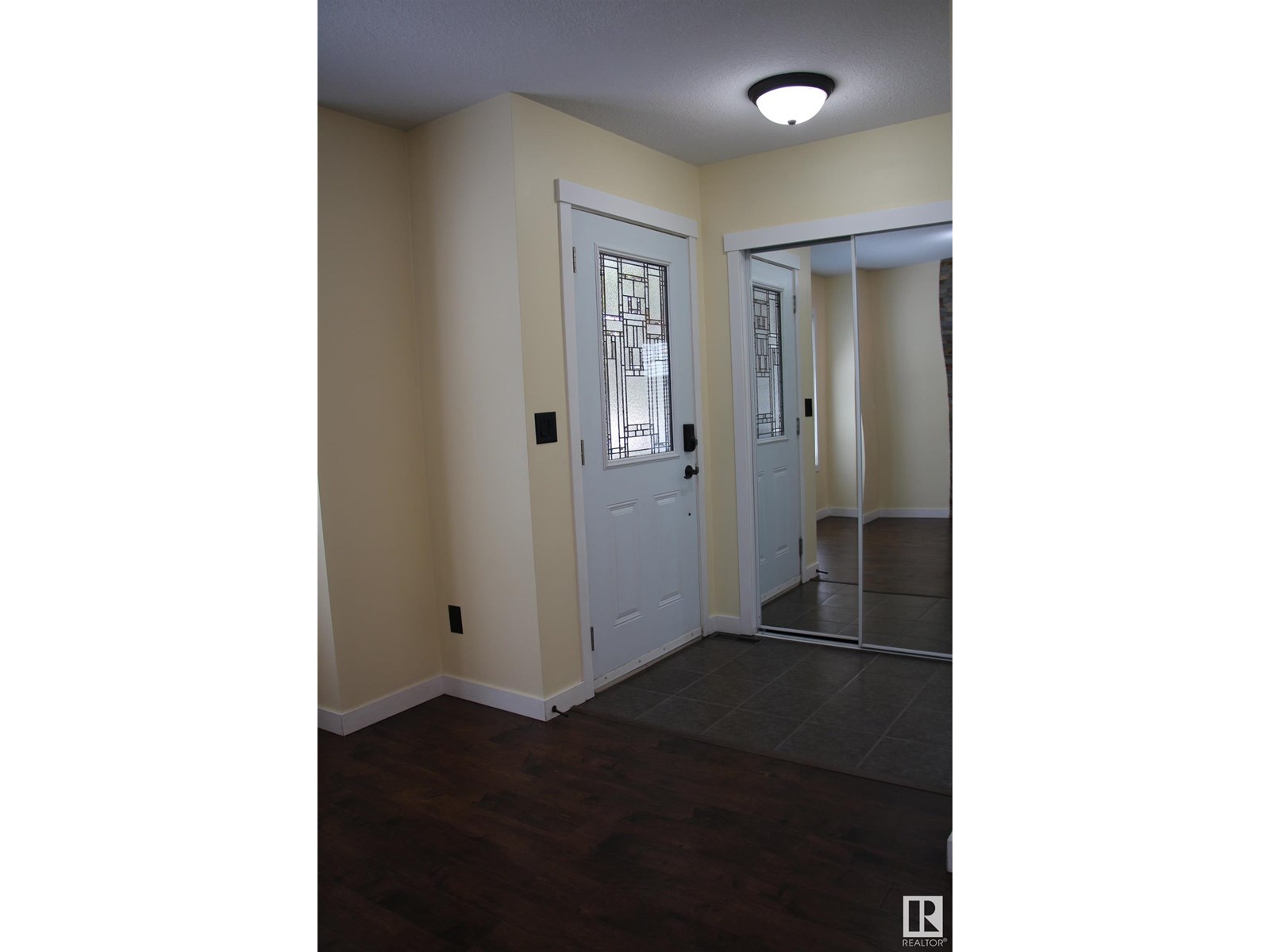 Property at 11020 108 AV NW image 2