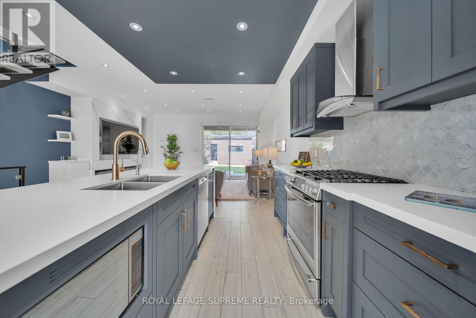 291 Gilbert Avenue, Toronto, Ontario  M6E 4W8 - Photo 15 - W12206535