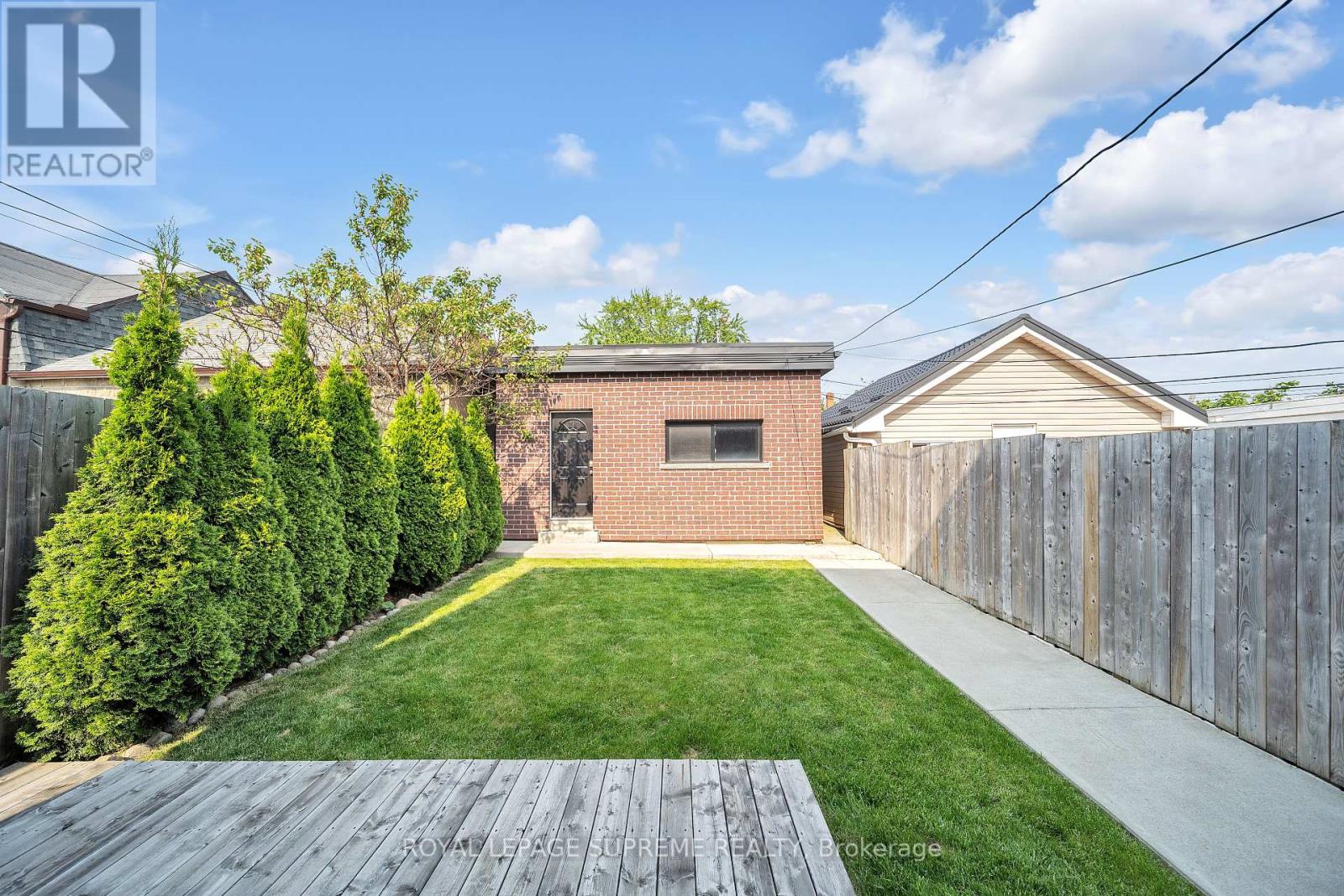 291 Gilbert Avenue, Toronto, Ontario  M6E 4W8 - Photo 48 - W12206535