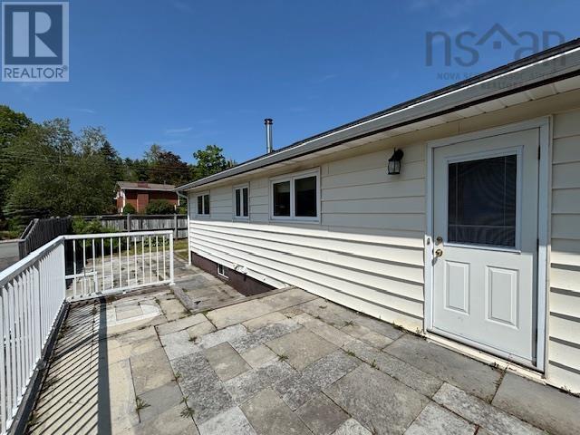 293 Kydd Street, Bridgewater, Nova Scotia  B4V 3H2 - Photo 6 - 202513723
