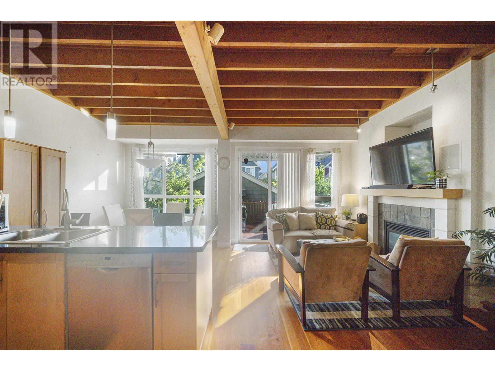284 Furness Street, New Westminster, British Columbia  V3M 0B4 - Photo 5 - R3013664