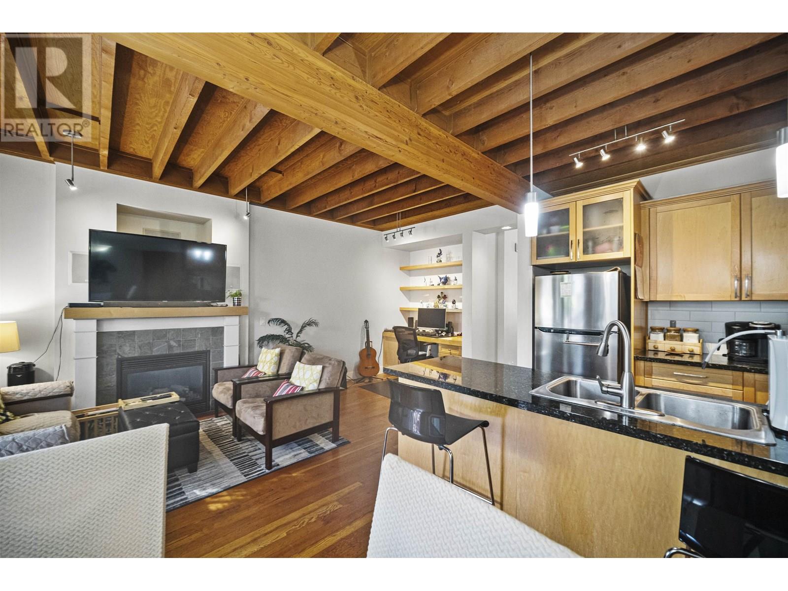 284 Furness Street, New Westminster, British Columbia  V3M 0B4 - Photo 6 - R3013664