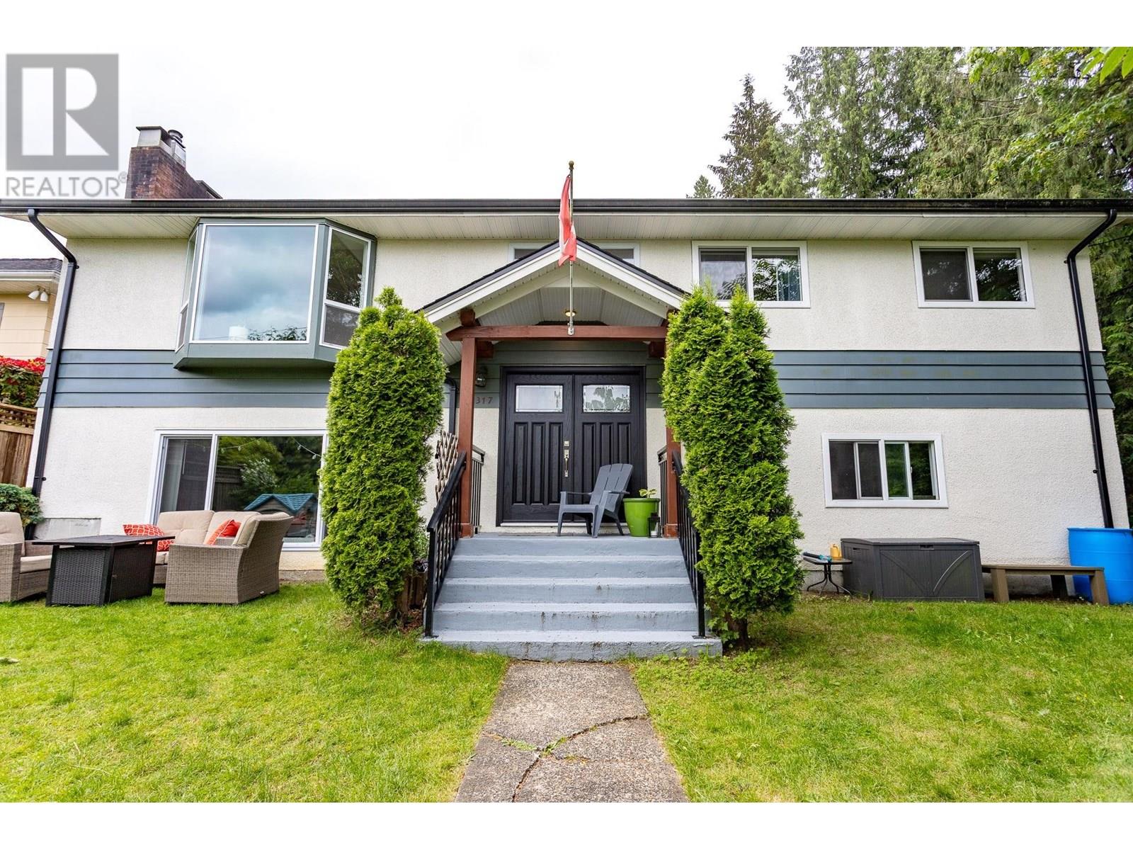 2317 St George Street, Port Moody, British Columbia  V3H 2G3 - Photo 2 - R3013686