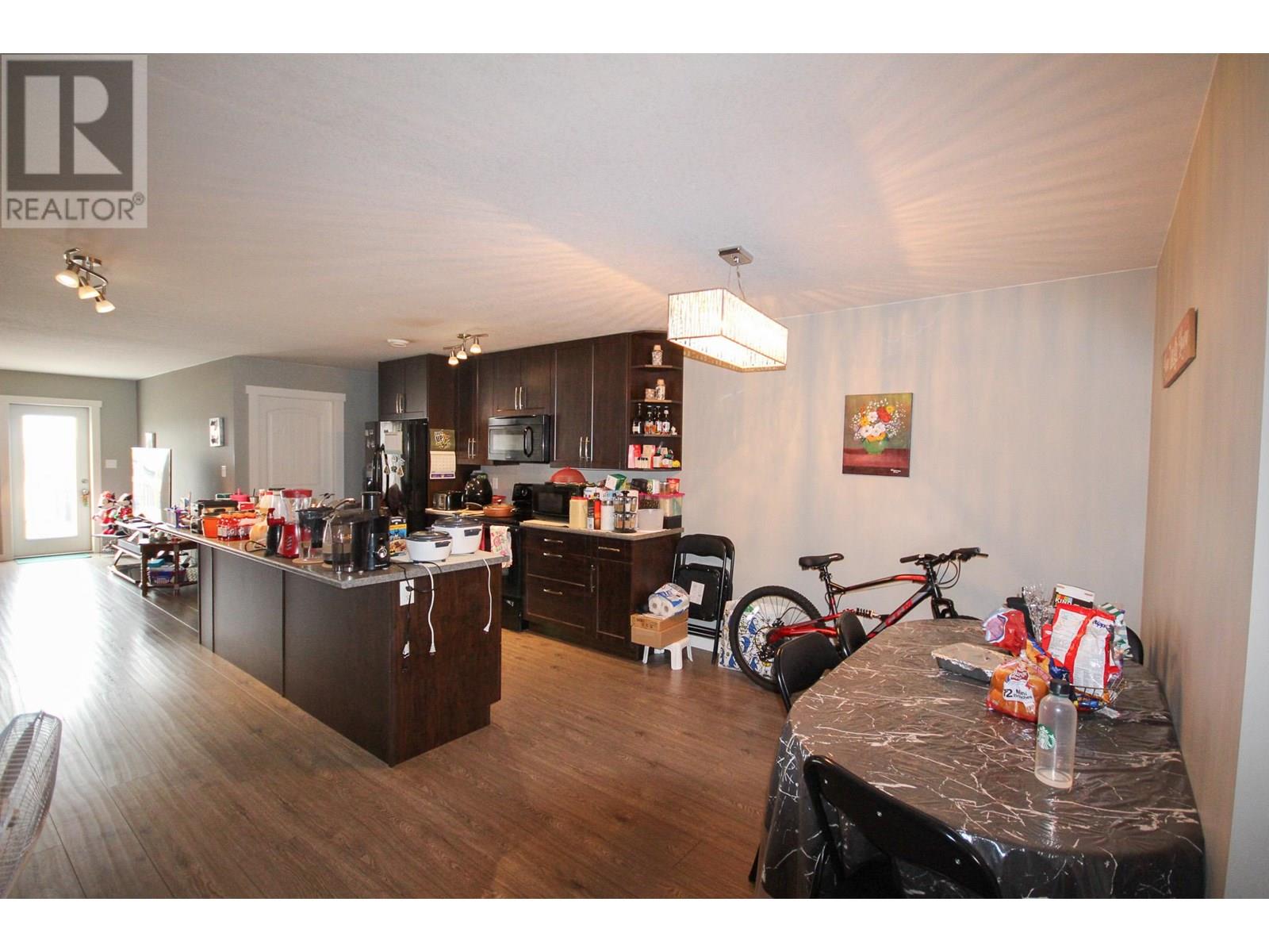 8215 18 Street, Dawson Creek, British Columbia  V1G 4E2 - Photo 3 - 10351194