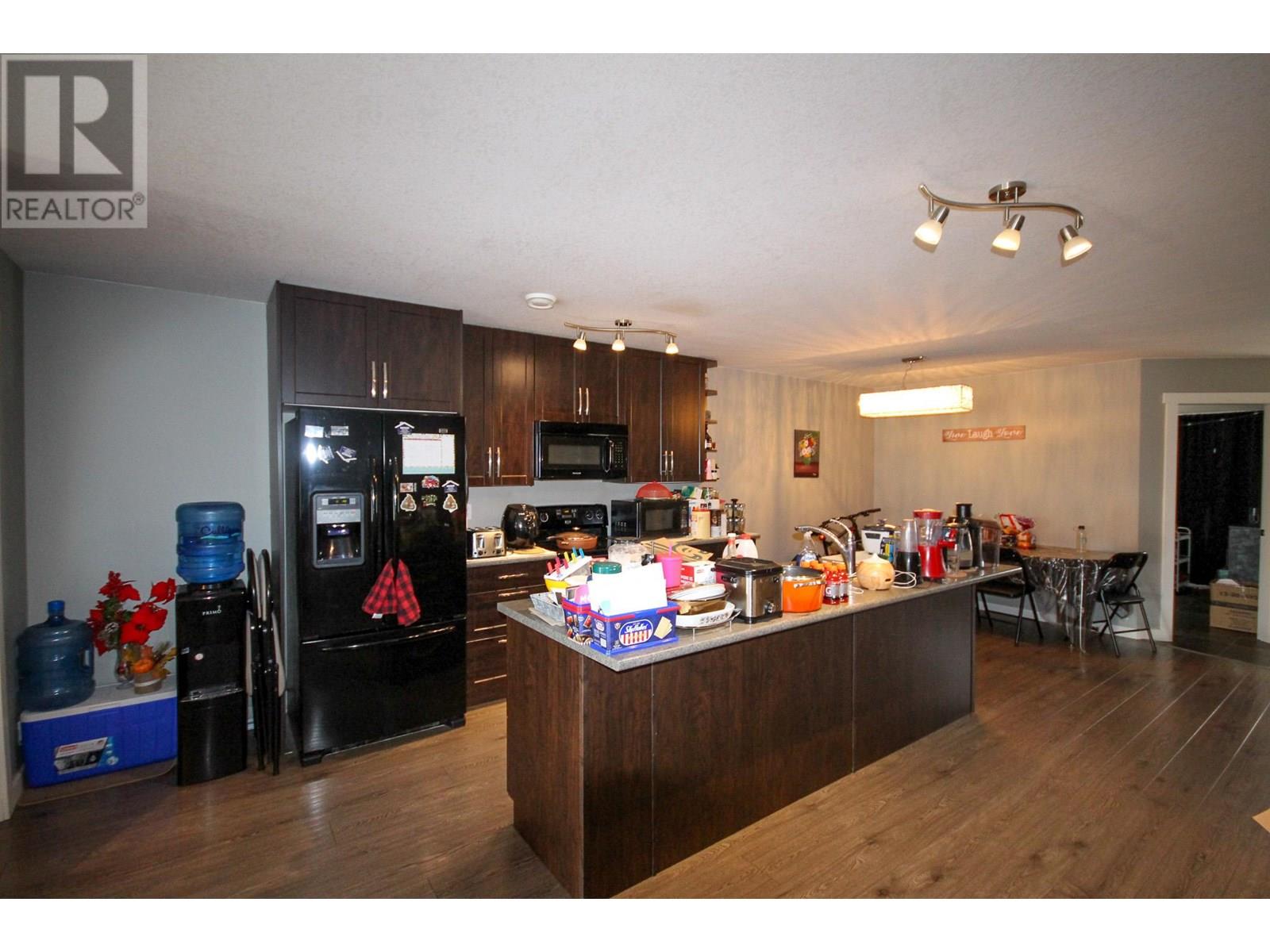 8215 18 Street, Dawson Creek, British Columbia  V1G 4E2 - Photo 2 - 10351194