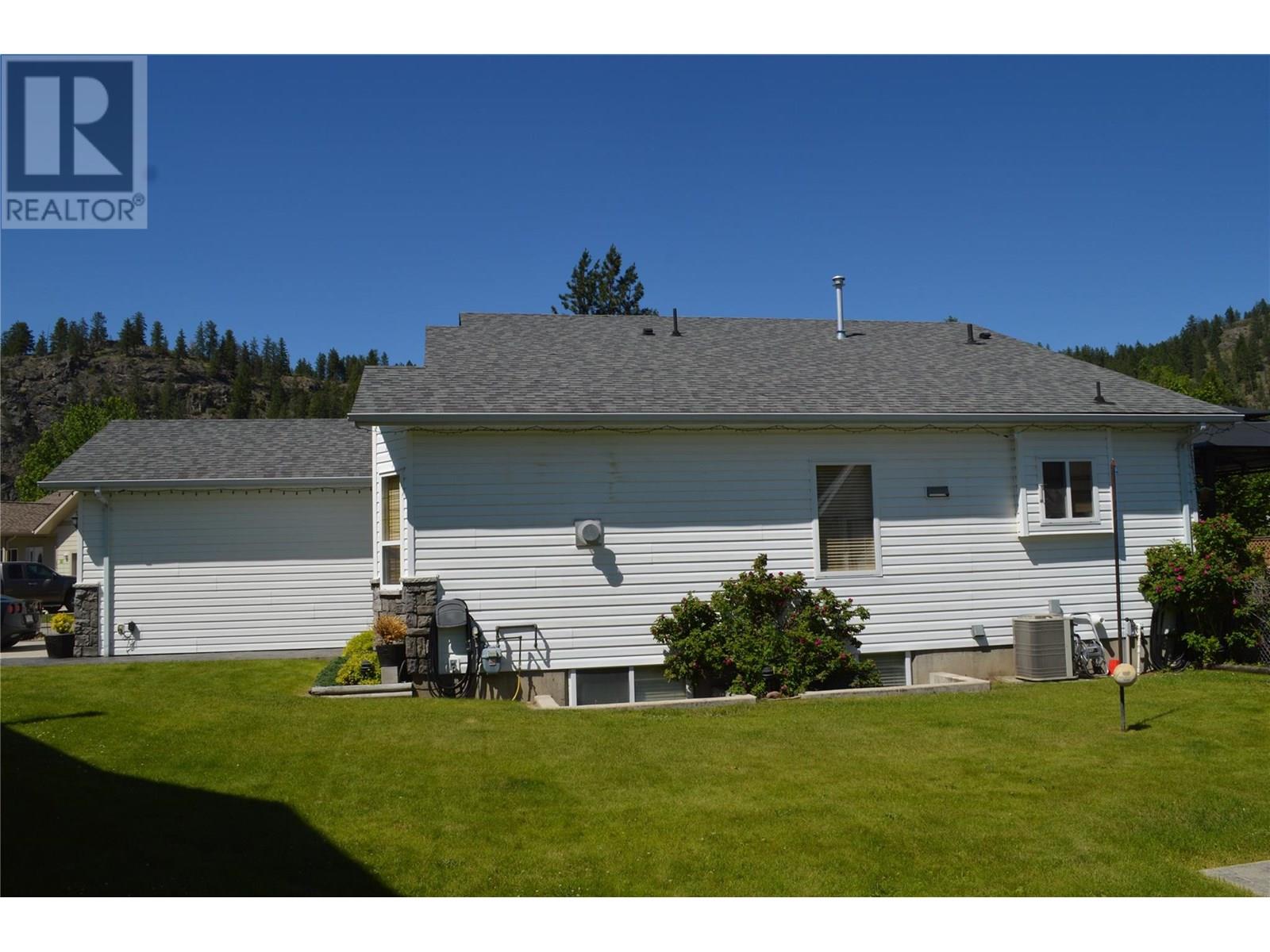 1858 Western Way, Grand Forks, British Columbia  V0H 1H2 - Photo 3 - 10351328