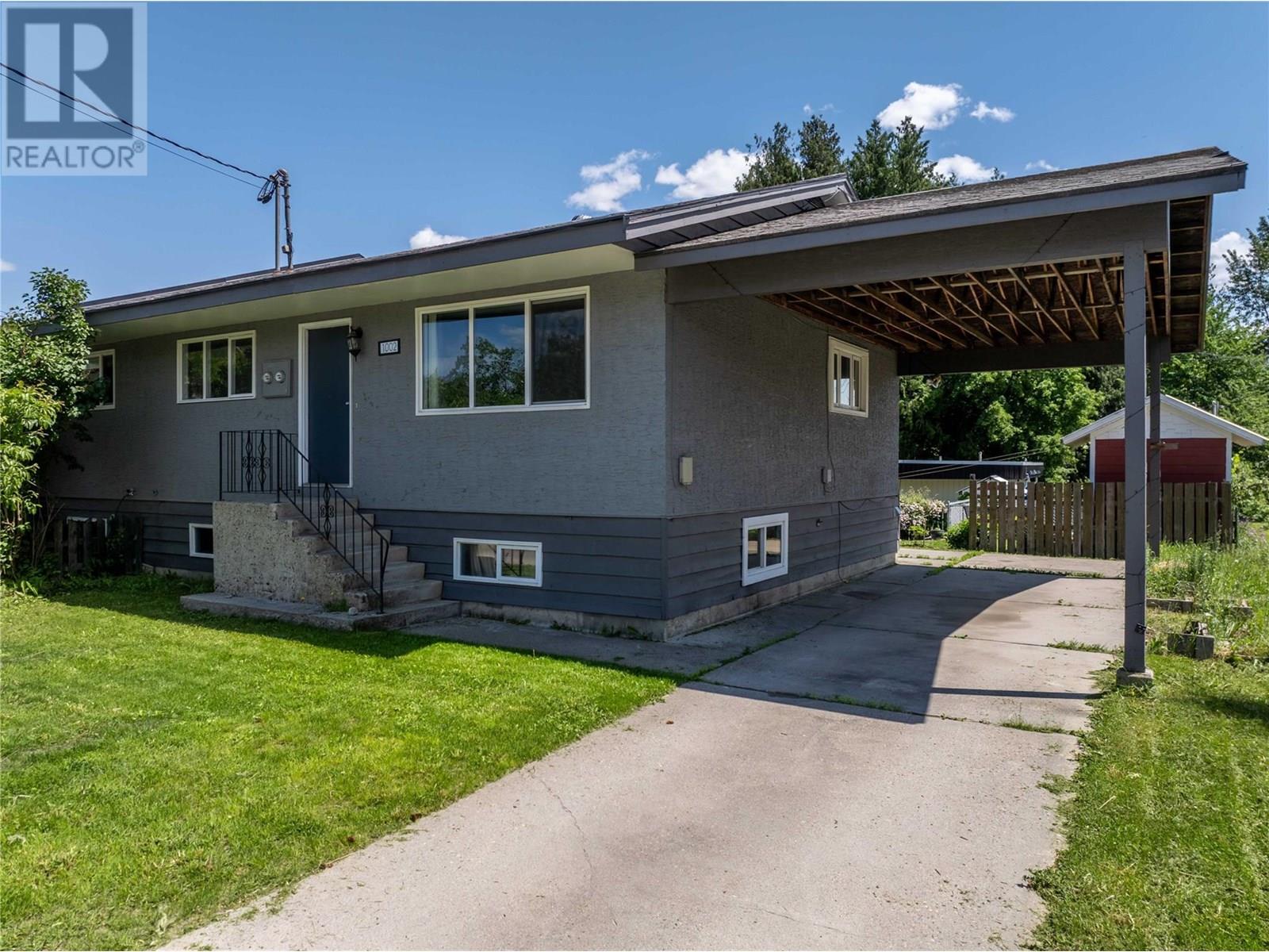 1002 Victoria Road, Revelstoke, British Columbia